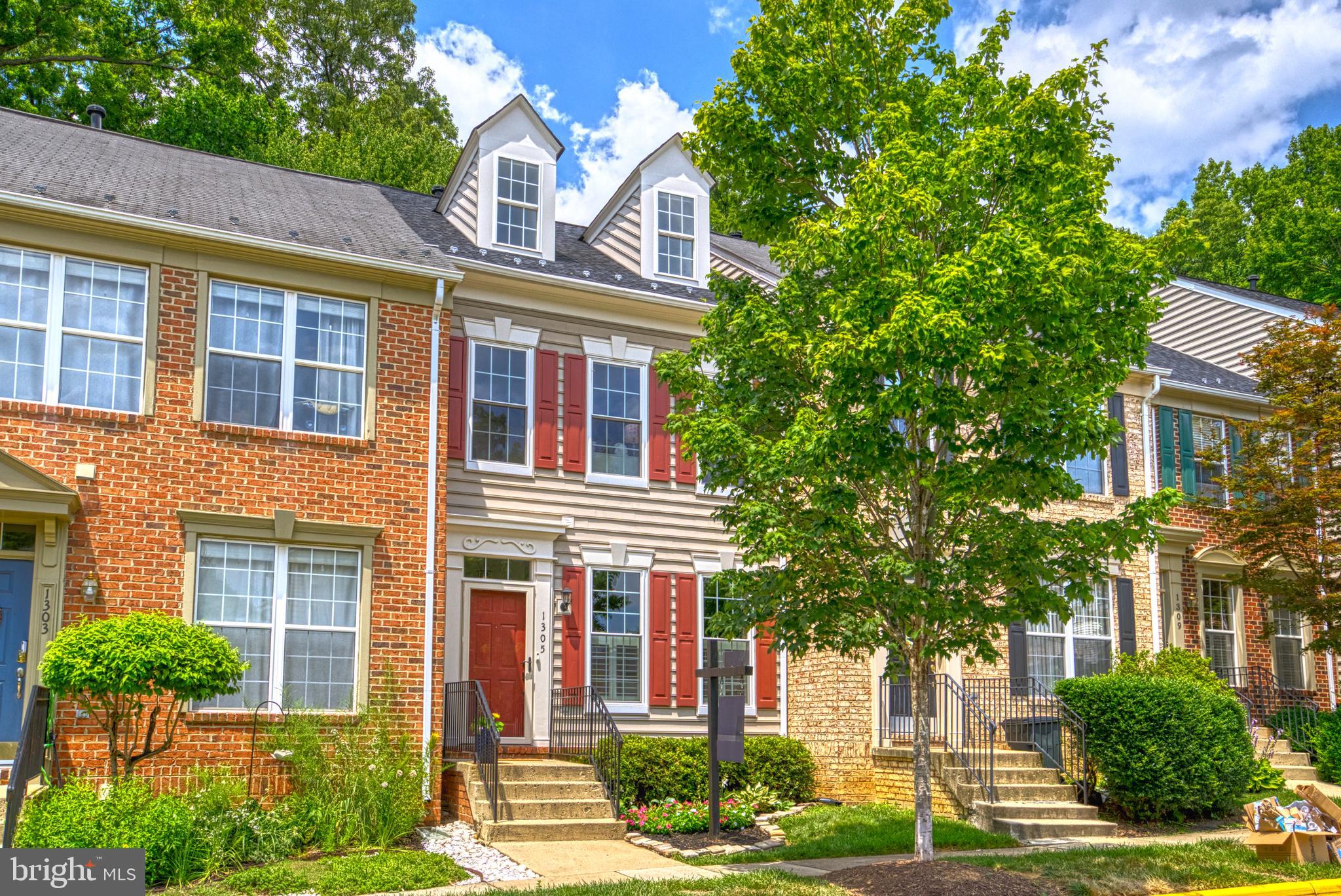 1305 Vintage Place Reston, VA 20194 - Photo 1 of 44 Gallery Image 1