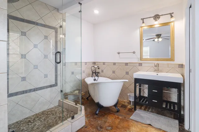 $425,000 | 205 East Lola Drive, Austin, TX 78753