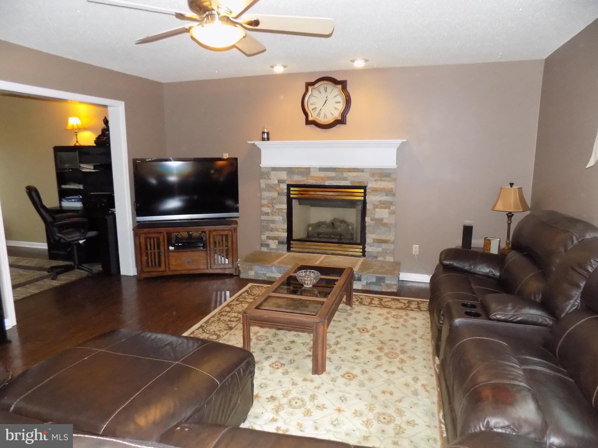 236 Waterway Road Oxford, PA 19363 - Photo 3 of 21 Family room w/fireplace