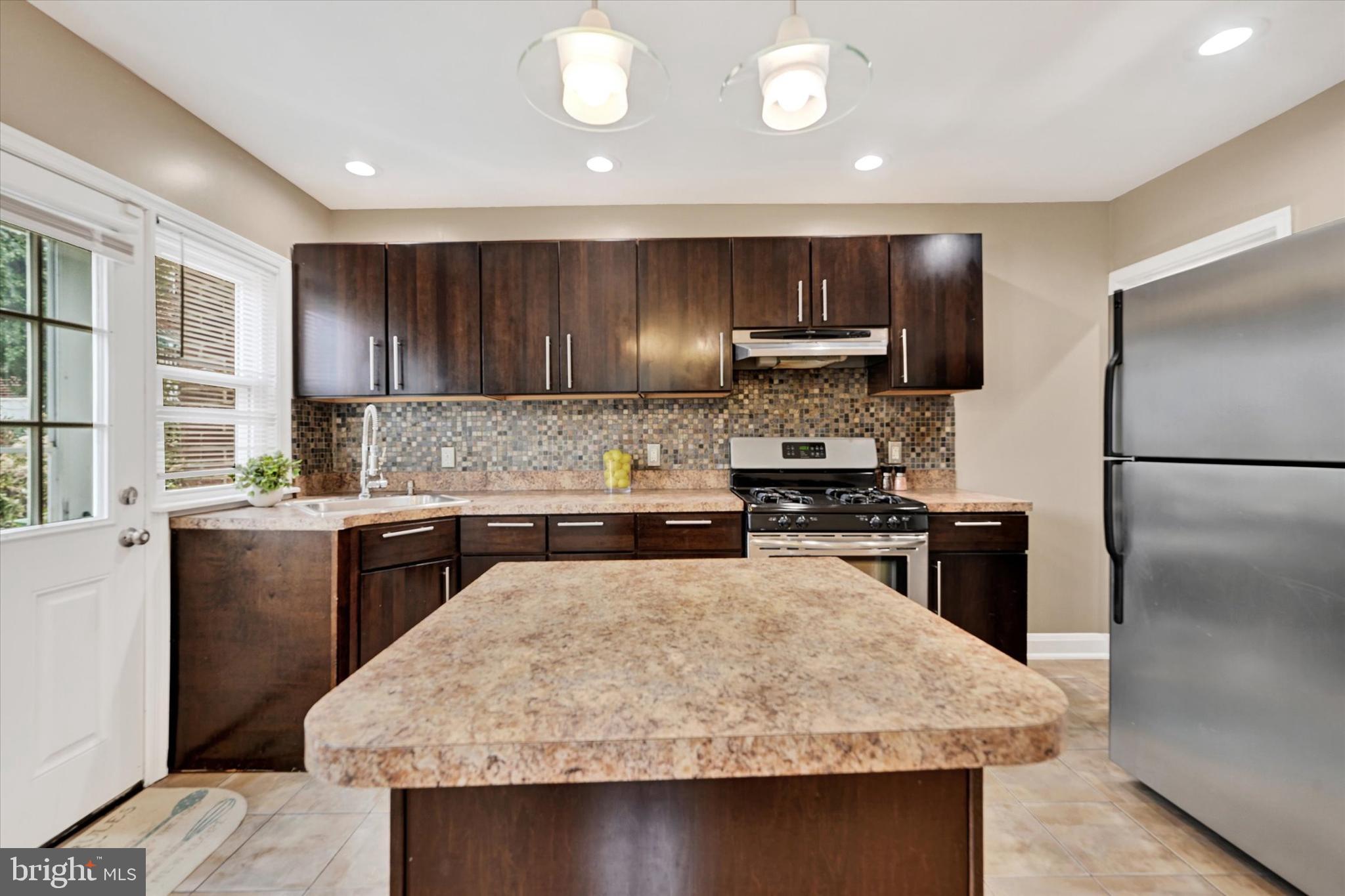 4811 Kimberleigh Road Baltimore, MD 21212 - Photo 11 of 24 Kitchen Island