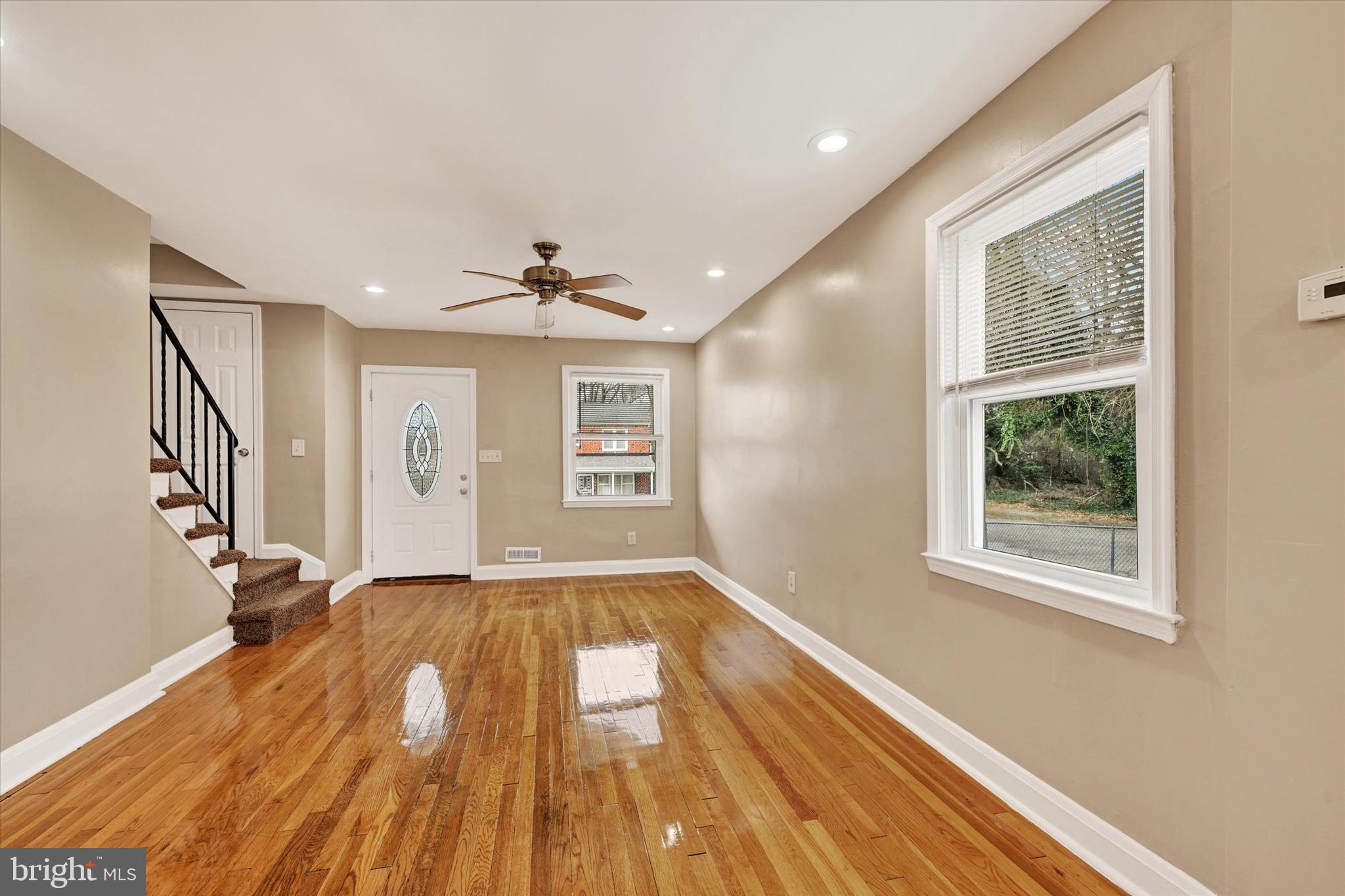 4811 Kimberleigh Road Baltimore, MD 21212 - Photo 6 of 24 Living room - View from dining area