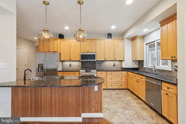 $4,300 | 6812 Spruce Hill Court, Warrenton, VA 20187