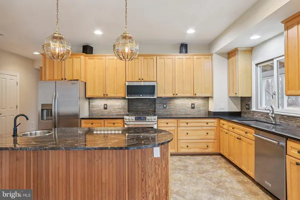 $4,300 | 6812 Spruce Hill Court, Warrenton, VA 20187