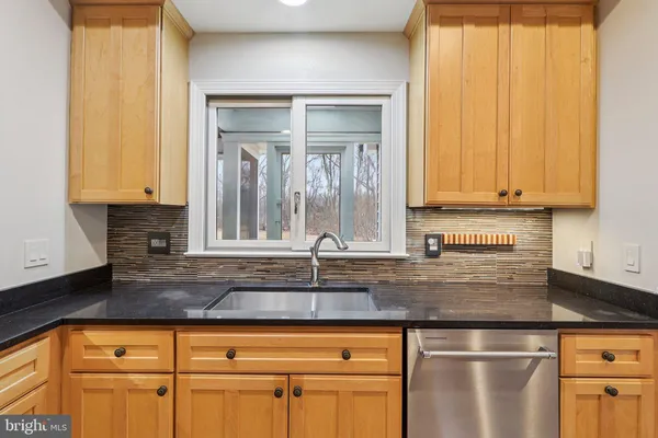 $4,300 | 6812 Spruce Hill Court, Warrenton, VA 20187