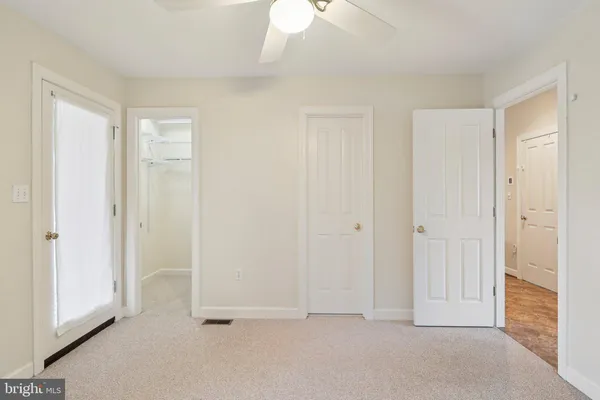 $4,300 | 6812 Spruce Hill Court, Warrenton, VA 20187