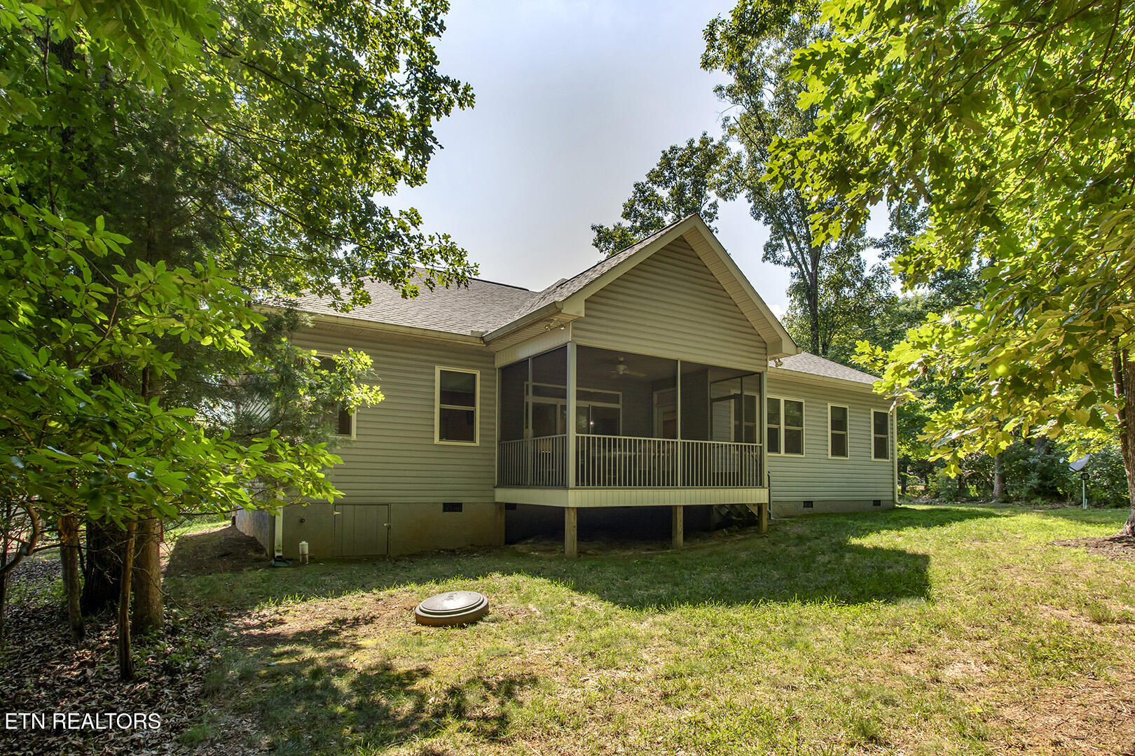 401 Tanasi Way Loudon, TN 37774 - Photo 43 of 44 43_401 Tanasi Way_BackRight