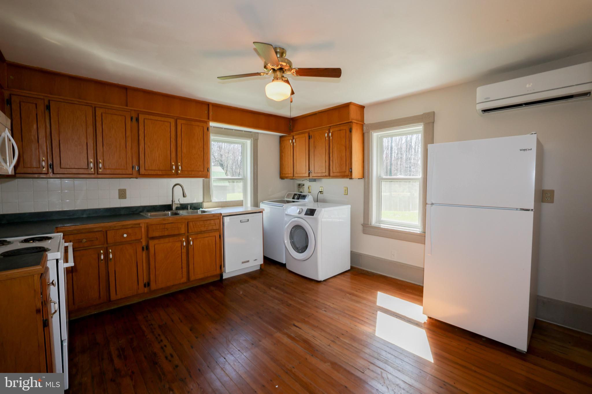 24060 New Mountain Road Aldie, VA 20105 - Photo 2 of 16