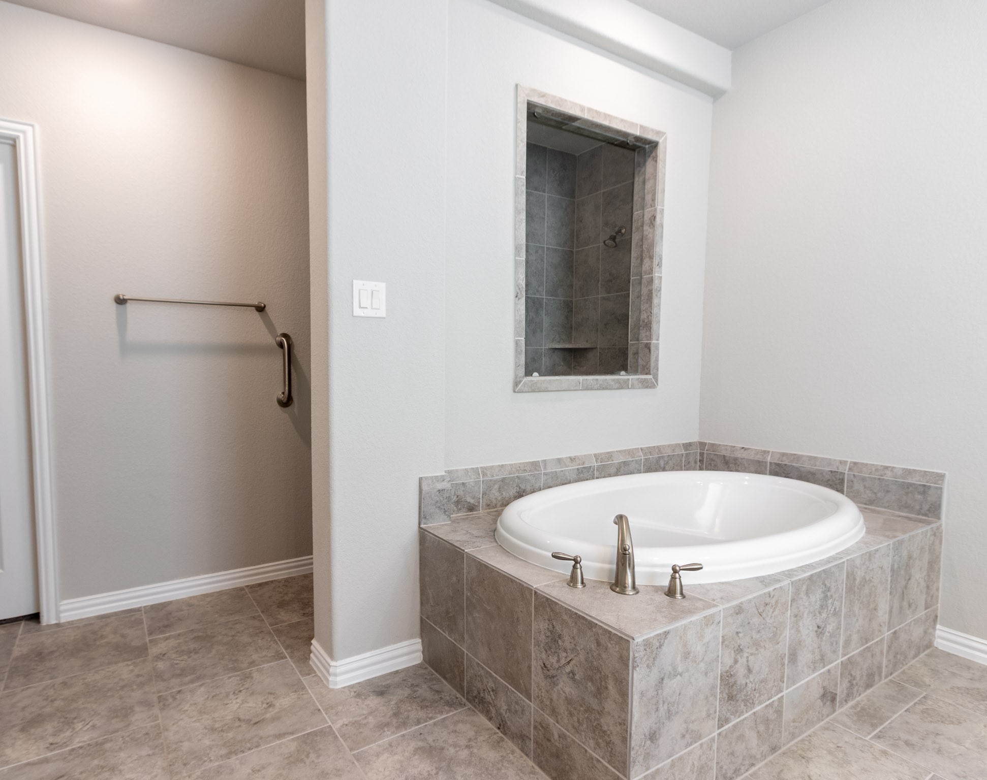 2831 Maple Oak Lane Manvel, TX 77578 - Photo 15 of 50 Soaking Tub