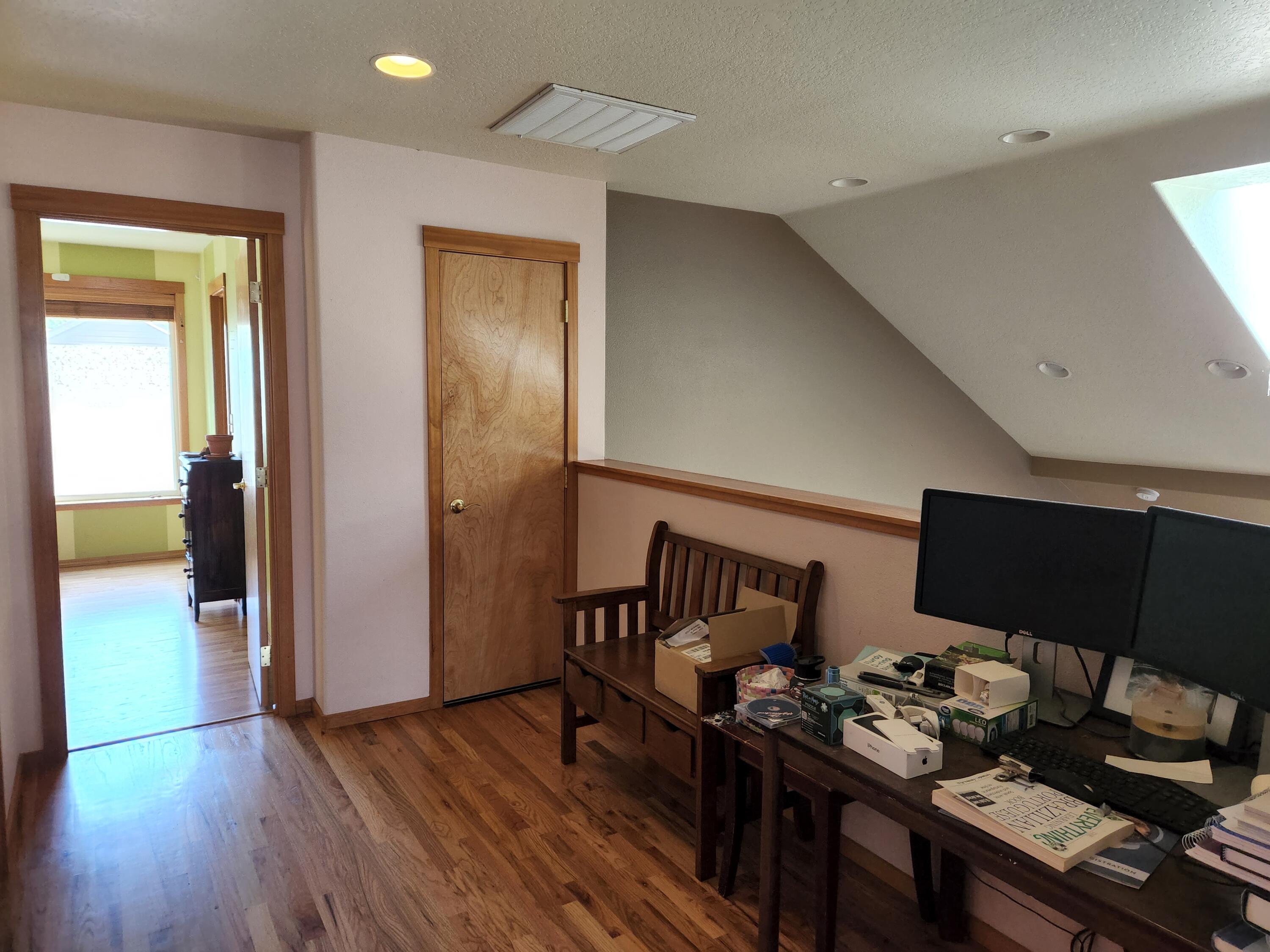 124 Graham Way Talent, OR 97540 - Photo 27 of 37