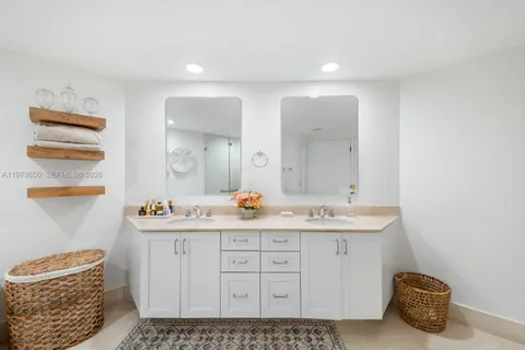 $945,000 | Lauderdale Beach, Fort Lauderdale, FL 33308