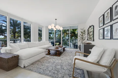 $945,000 | Lauderdale Beach, Fort Lauderdale, FL 33308