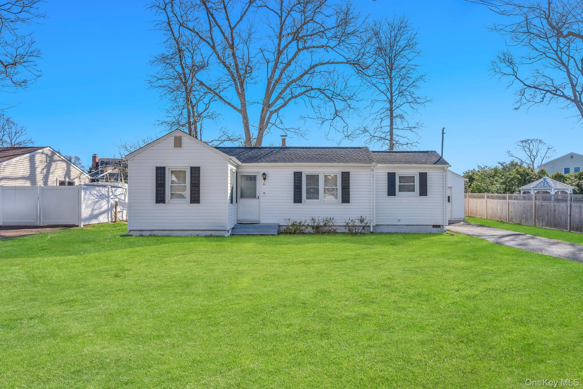 20 Willyn Road Blue Point, NY 11715 - Photo 6 of 33