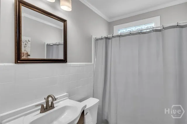 $2,500 | 404 East 66th Street, Savannah, GA 31405