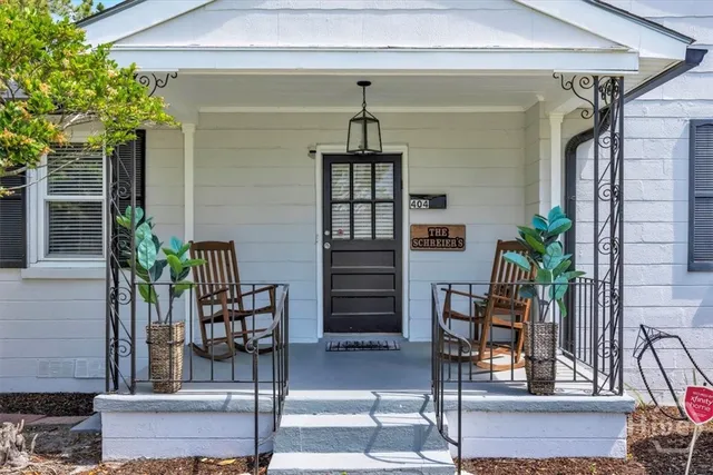 $2,500 | 404 East 66th Street, Savannah, GA 31405