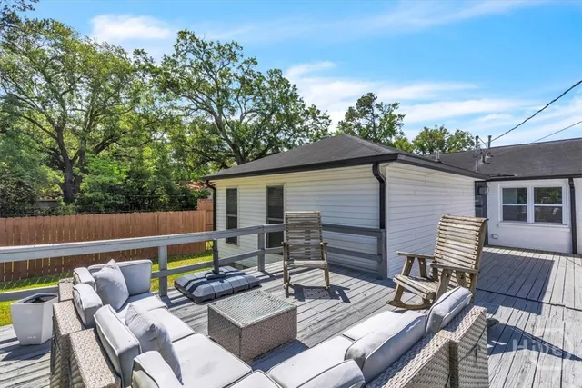 $2,500 | 404 East 66th Street, Savannah, GA 31405