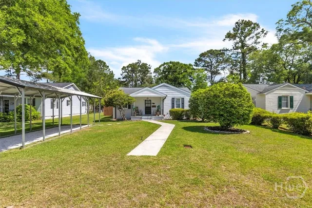 $2,500 | 404 East 66th Street, Savannah, GA 31405