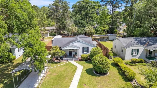 $2,500 | 404 East 66th Street, Savannah, GA 31405