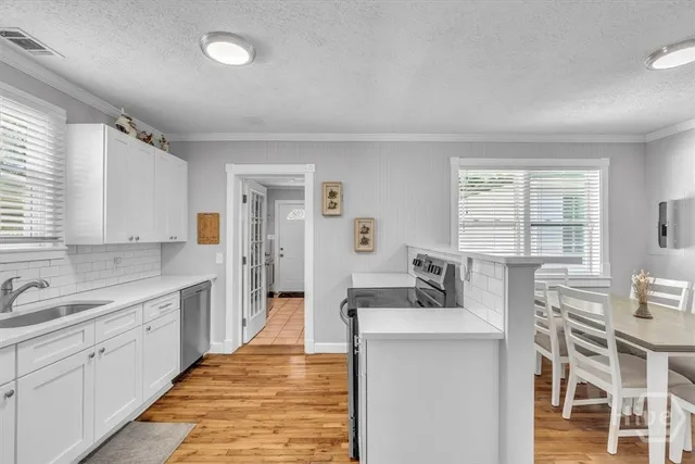 $2,500 | 404 East 66th Street, Savannah, GA 31405