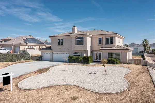 $1,050,000 | 16245 Ridge View Drive, Apple Valley, CA 92307