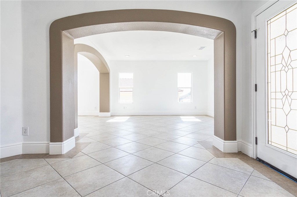 16245 Ridge View Drive Apple Valley, CA 92307 - Photo 12 of 75