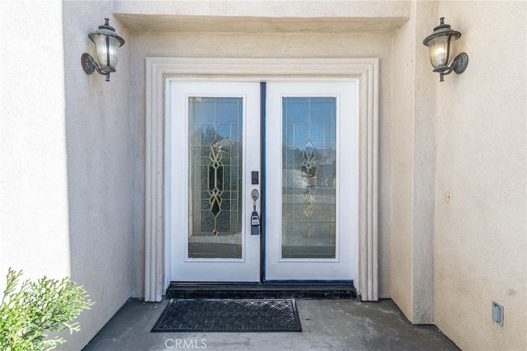 16245 Ridge View Drive Apple Valley, CA 92307 - Photo 3 of 75