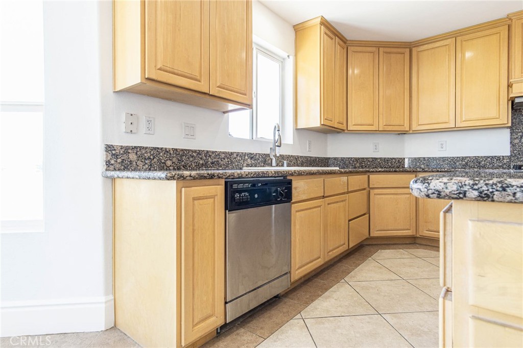 16245 Ridge View Drive Apple Valley, CA 92307 - Photo 32 of 75