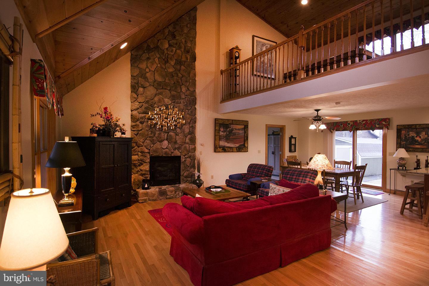 312 Oak Way Road Swanton, MD 21561 - Photo 12 of 30 Living Room