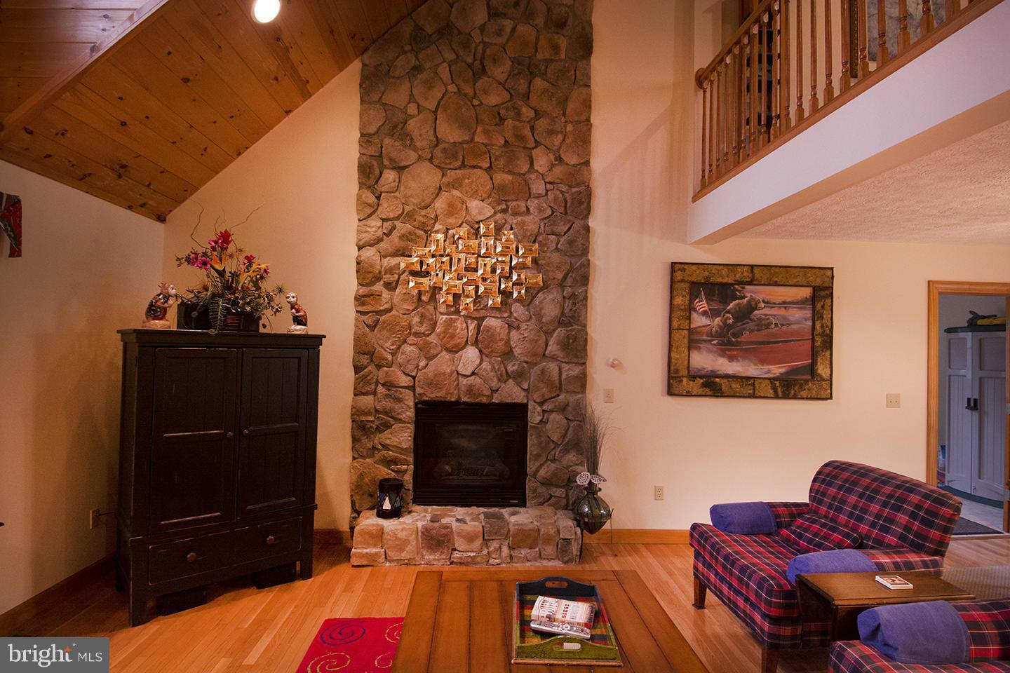 312 Oak Way Road Swanton, MD 21561 - Photo 8 of 30 Family Room