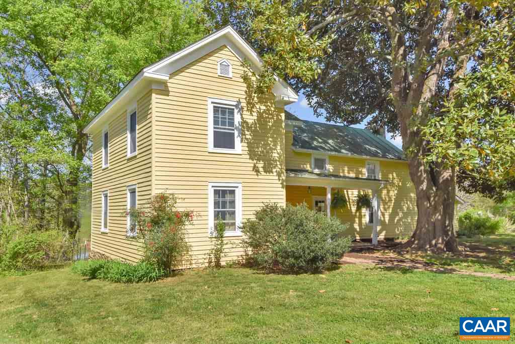 674 Octonia Road Stanardsville, VA 22973 - Photo 2 of 38 a view of backyard with a garden