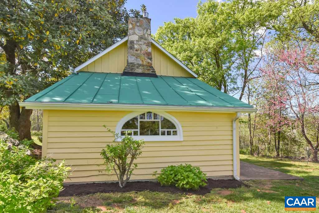 674 Octonia Road Stanardsville, VA 22973 - Photo 4 of 38 a view of a house with a yard
