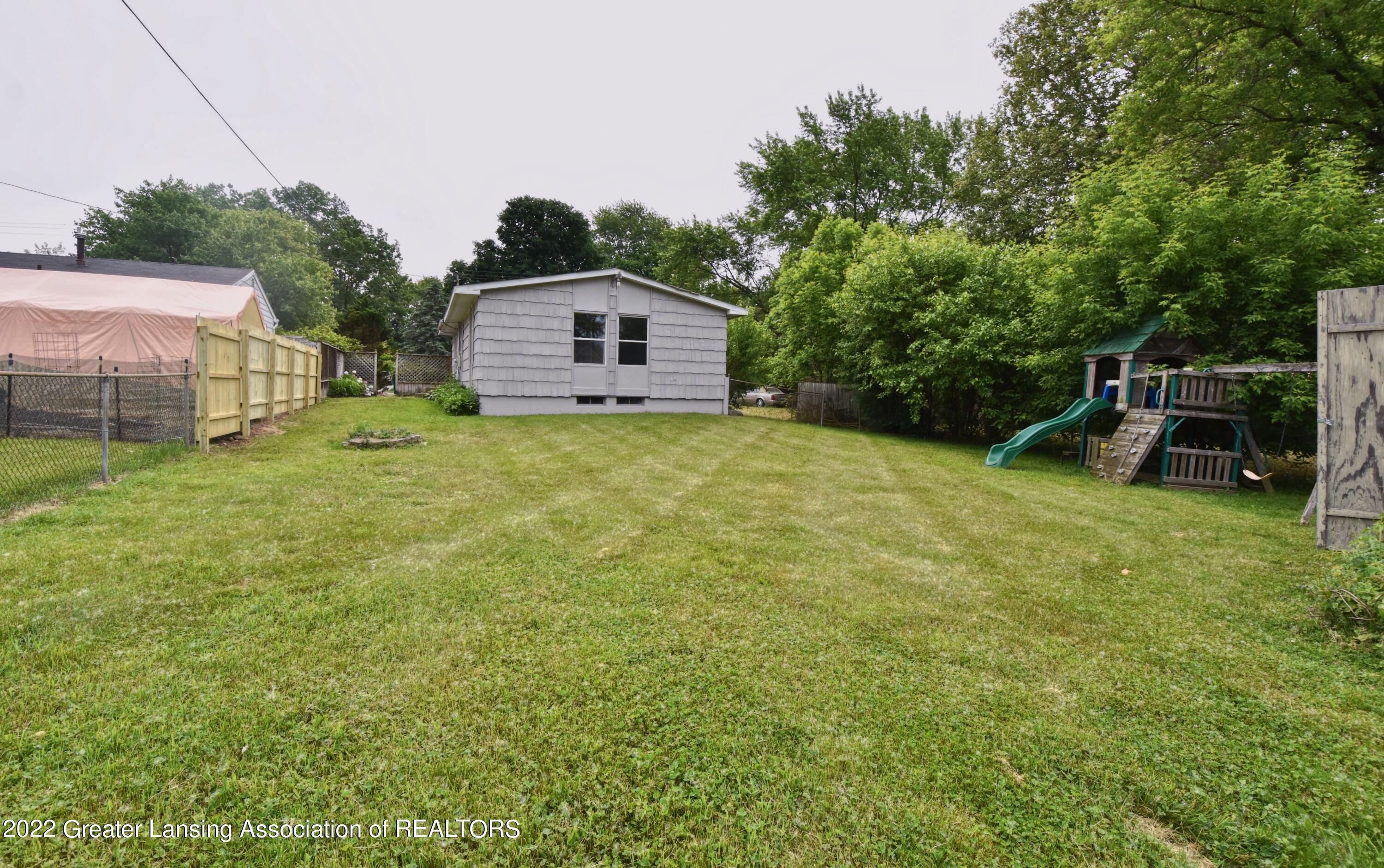 6240 Grovenburg Road Lansing, MI 48911 - Photo 20 of 23 24