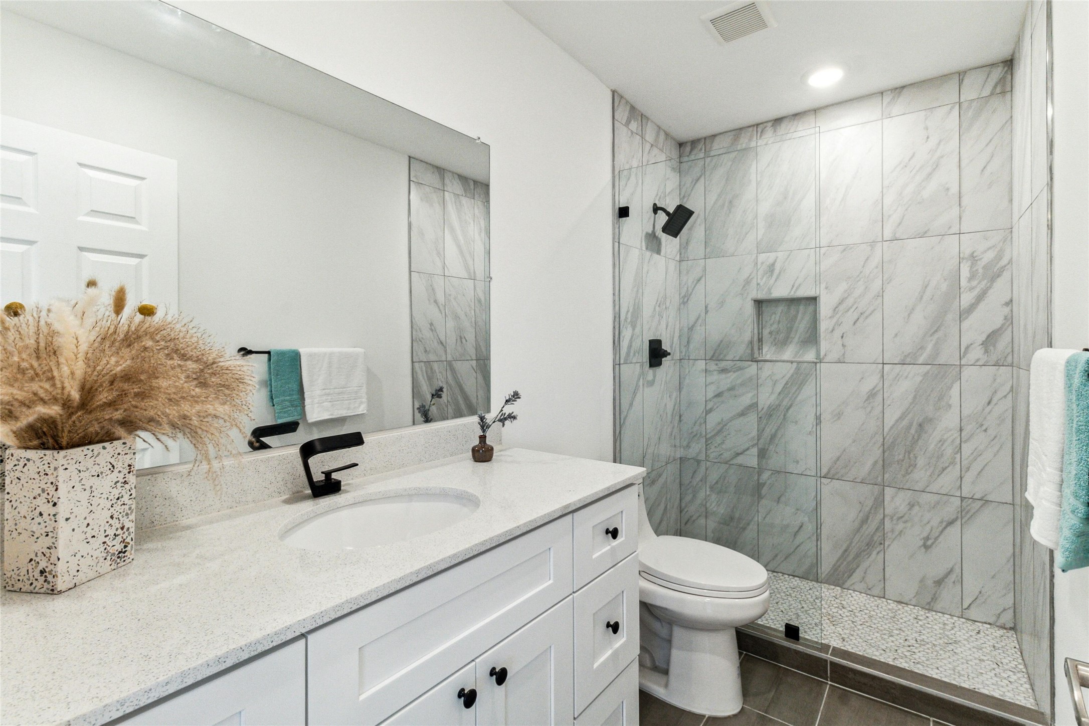 1200 East 52nd Street, Unit 210 Austin, TX 78723 - Photo 7 of 12