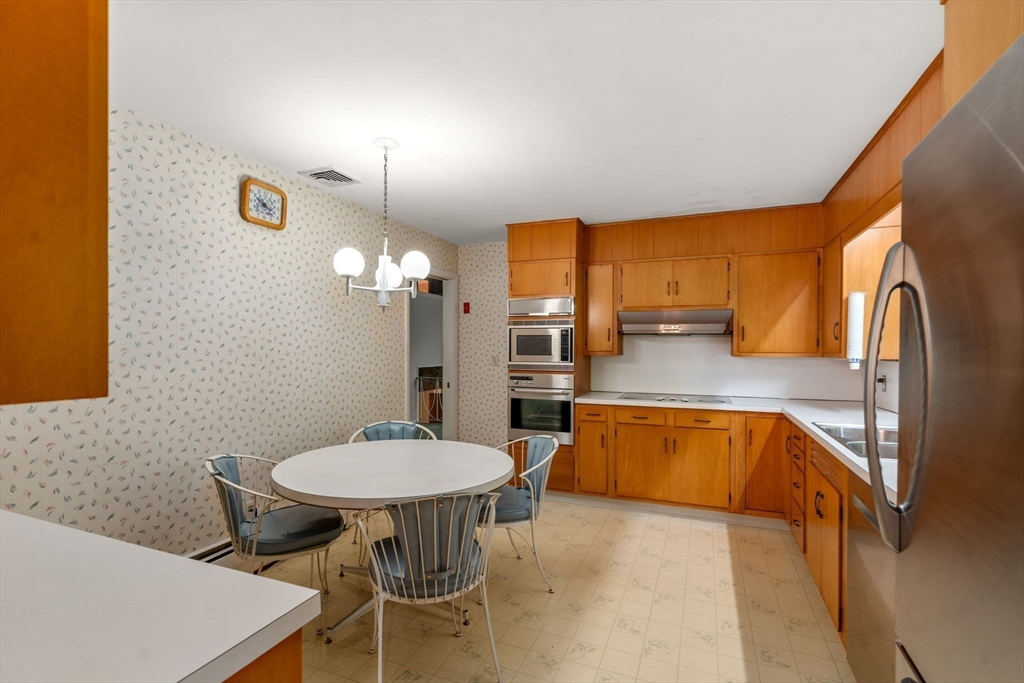 26 Arrowhead Road Weston, MA 02493 - Photo 9 of 28