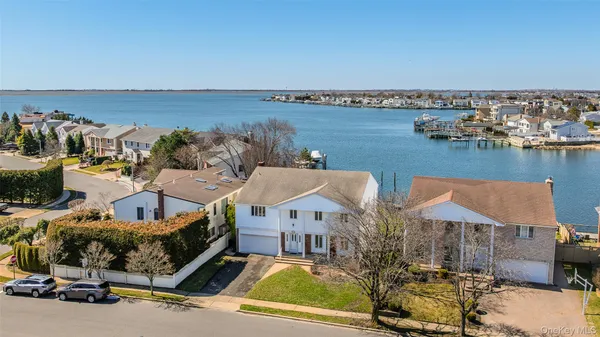 $1,500,000 | 3146 Lee Place, Bellmore, NY 11710