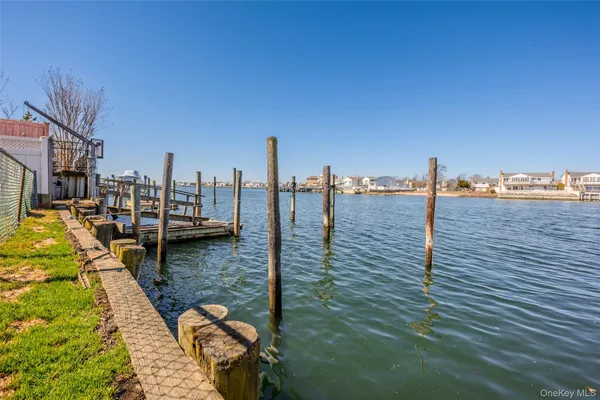 $1,500,000 | 3146 Lee Place, Bellmore, NY 11710