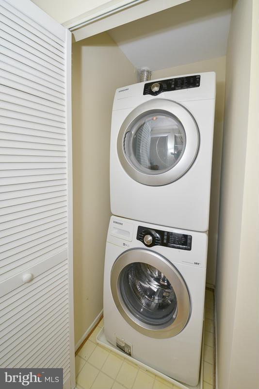11743 Summerchase Circle, Unit B Reston, VA 20194 - Photo 20 of 24 a utility room with dryer and washer