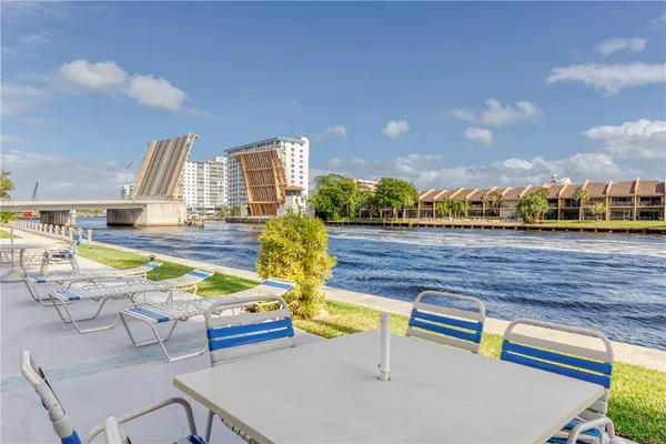 $2,600 | 2900 Northeast 14th Street Causeway, Unit 514, Pompano Beach, FL 33062
