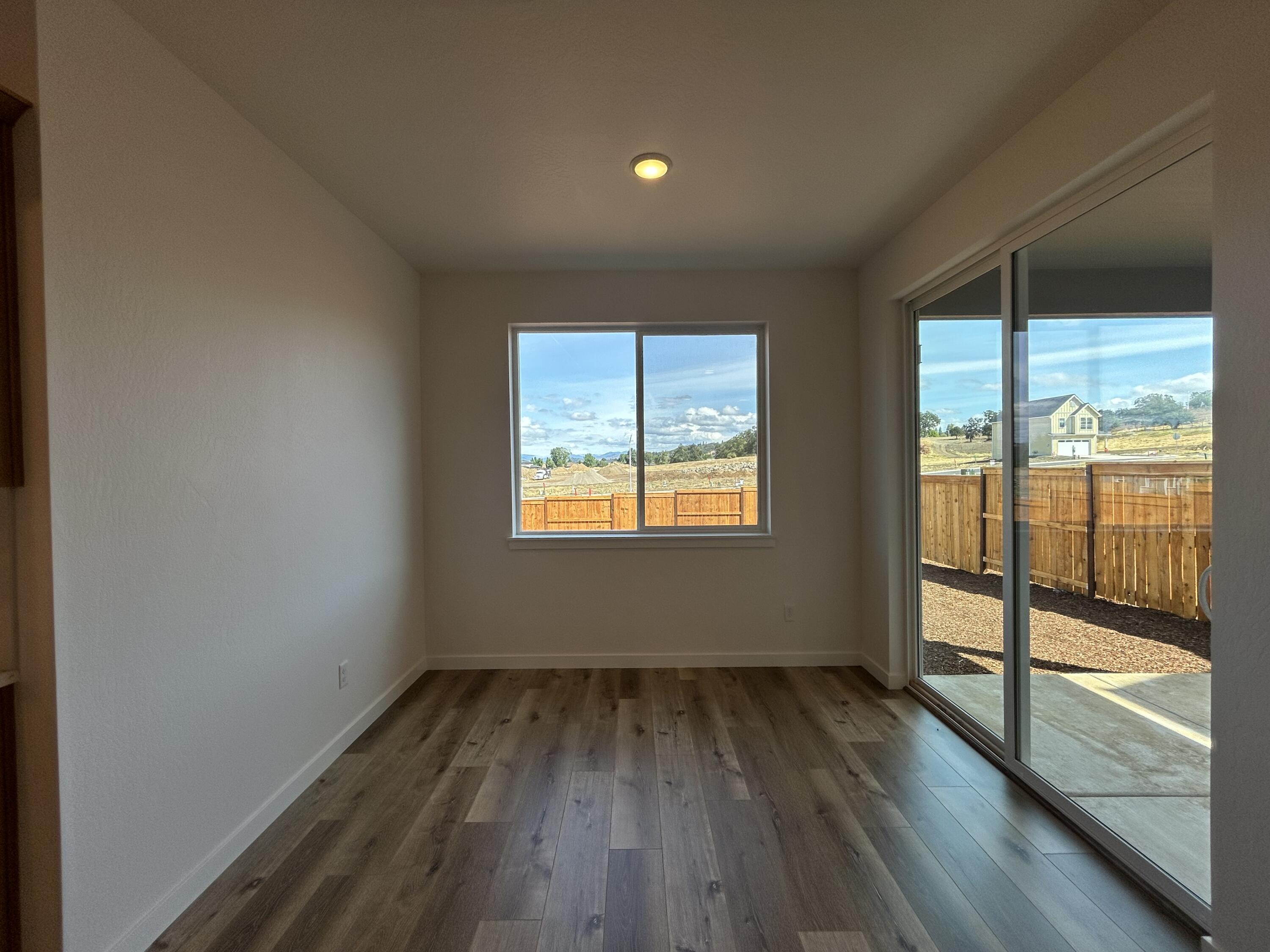 121 Valemont Drive, Unit 34 Eagle Point, OR 97524 - Photo 10 of 24