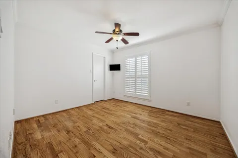 $298,000 | 2220 Bering Drive, Unit 26, Houston, TX 77057