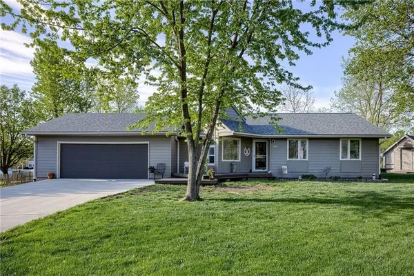 $365,000 | 105 East Cedar Street, Spring Hill, KS 66083