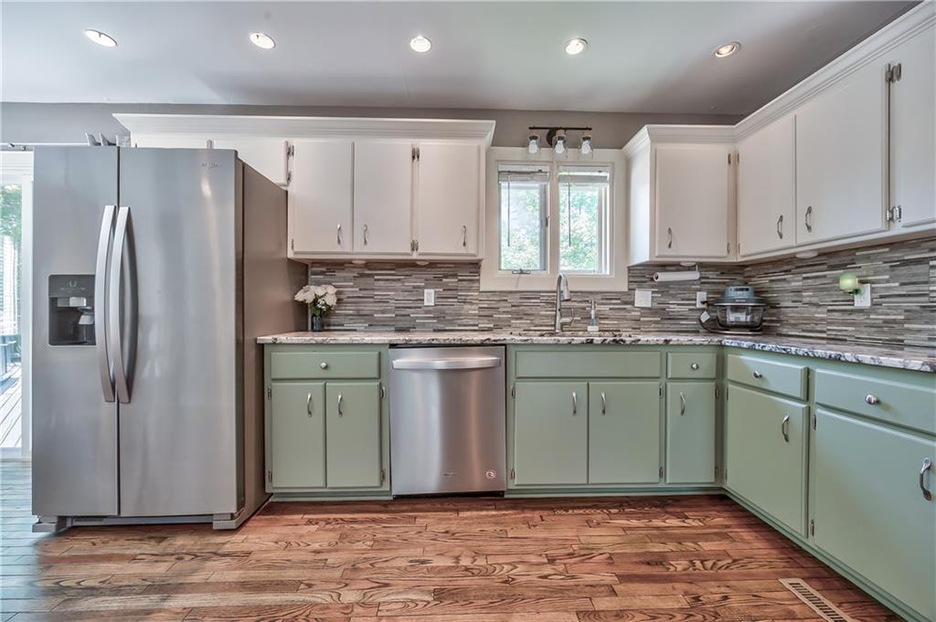 105 East Cedar Street Spring Hill, KS 66083 - Photo 12 of 32