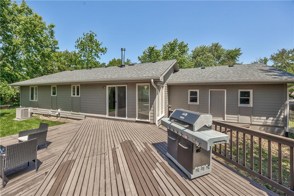 105 East Cedar Street Spring Hill, KS 66083 - Photo 26 of 32