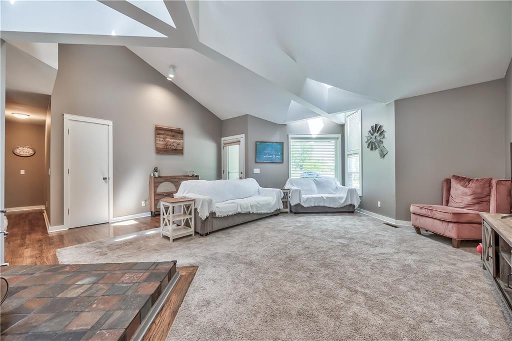 105 East Cedar Street Spring Hill, KS 66083 - Photo 4 of 32