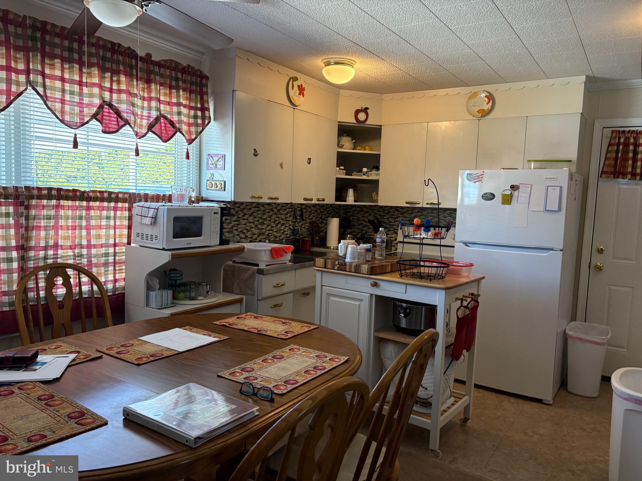 29 Gridiron Road Levittown, PA 19057 - Photo 8 of 12