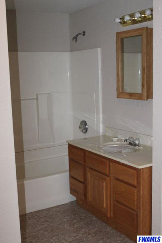 407 West Oak Street Butler, IN 46721 - Photo 15 of 20