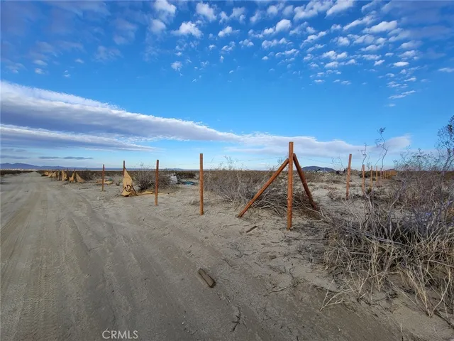 $19,998 | 0 190 St & Avenue, Llano, CA 93544