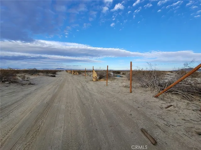 $19,998 | 0 190 St & Avenue, Llano, CA 93544