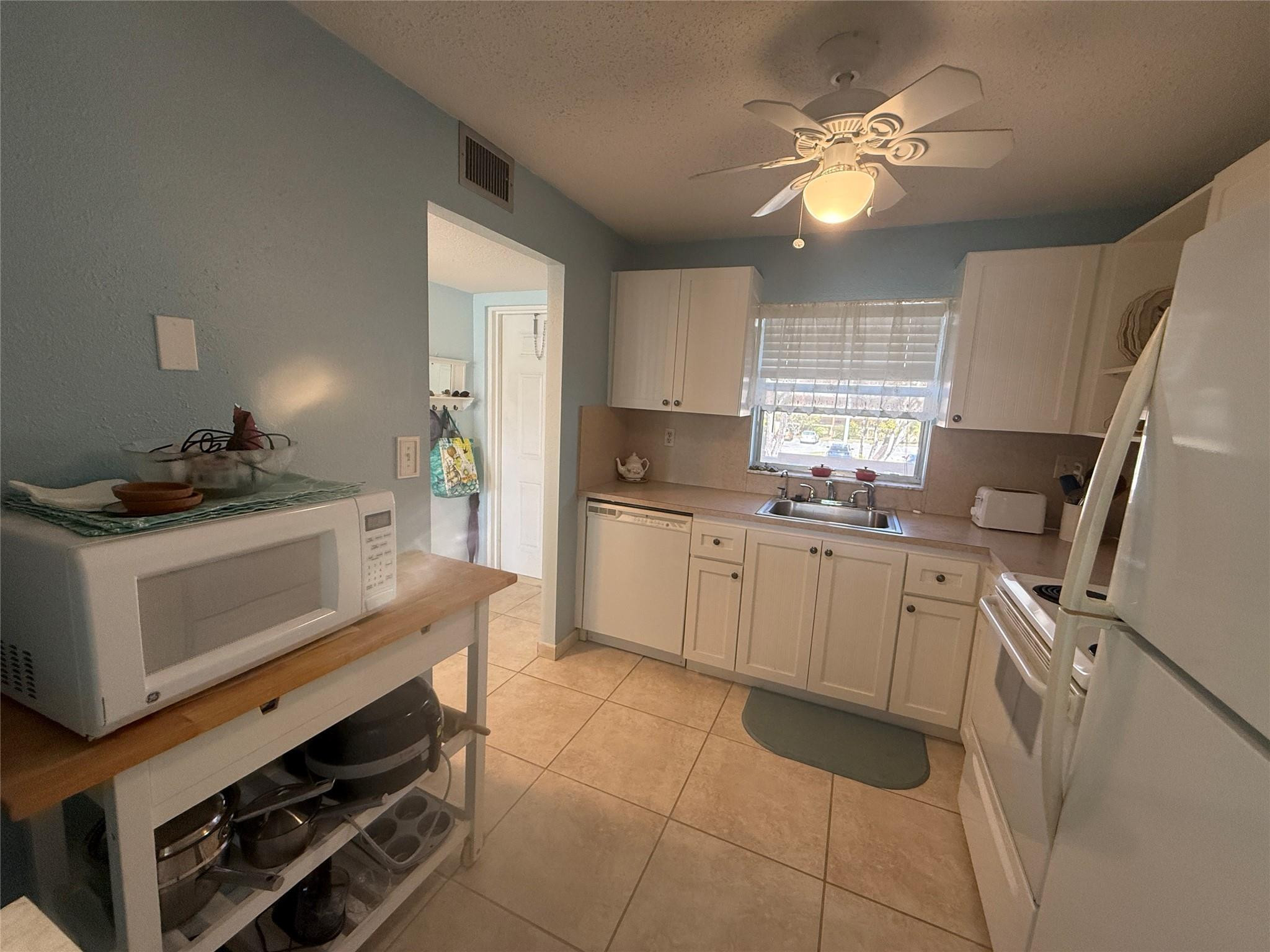 2761 North Pine Island Road, Unit 204 Sunrise, FL 33322 - Photo 9 of 39 Photo 9