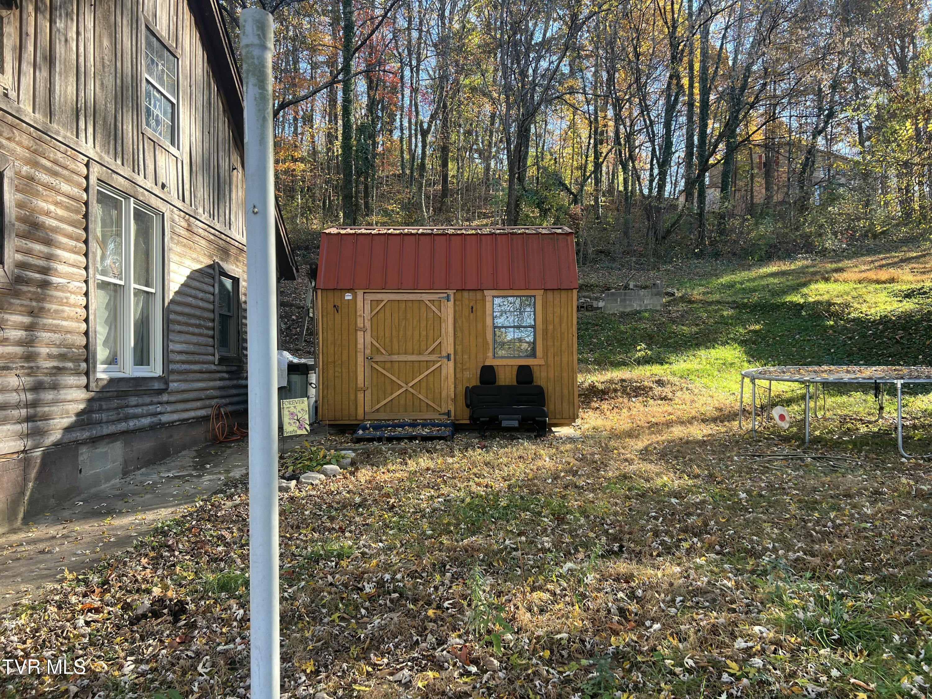 306 Delaware Street Kingsport, TN 37665 - Photo 4 of 15 IMG_7046