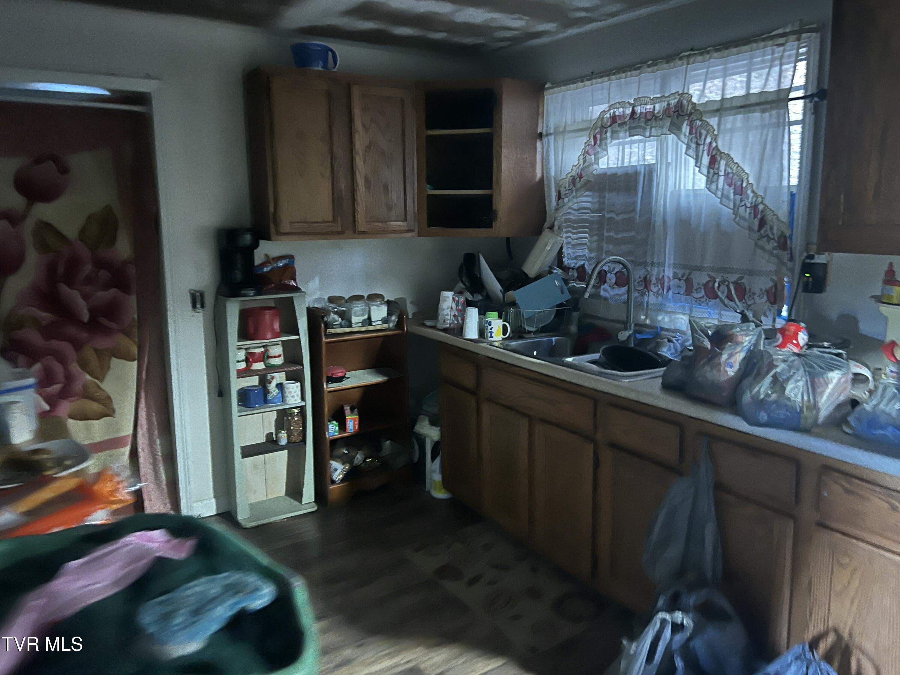 306 Delaware Street Kingsport, TN 37665 - Photo 10 of 15 IMG_7053